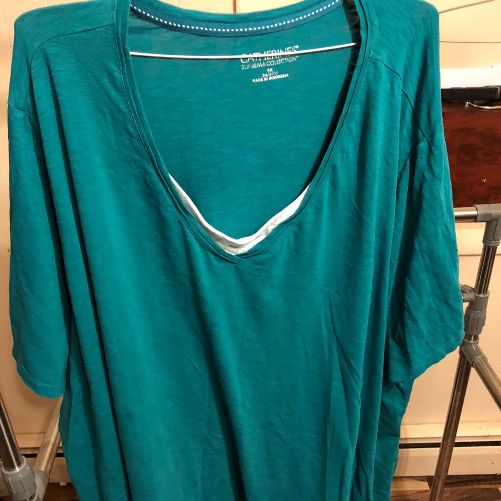 CATHERINES SHORT-SLEEVED SUPREMA COLLECTION V-NECK